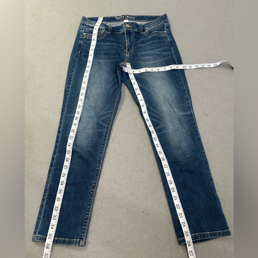 Women’s White House Black Market Straight Leg Jeans Size 4 Stretch Denim - Picture 4 of 6